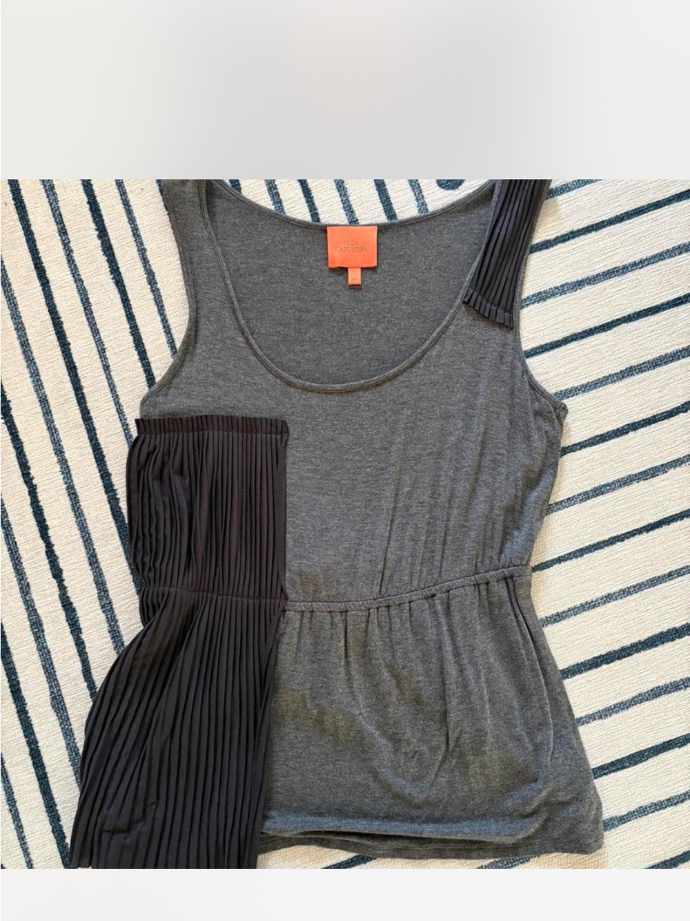 Vintage Anthropologie Grey Sleeveless Pleated Accent Women’s Tank